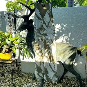 DKNY. Pleated maxi dress with foliage print